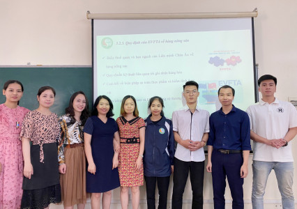 Khoa Kinh tế Tài nguyên và Môi trường nghiệm thu đề tài NCKH của sinh viên năm học 2021 - 2022
